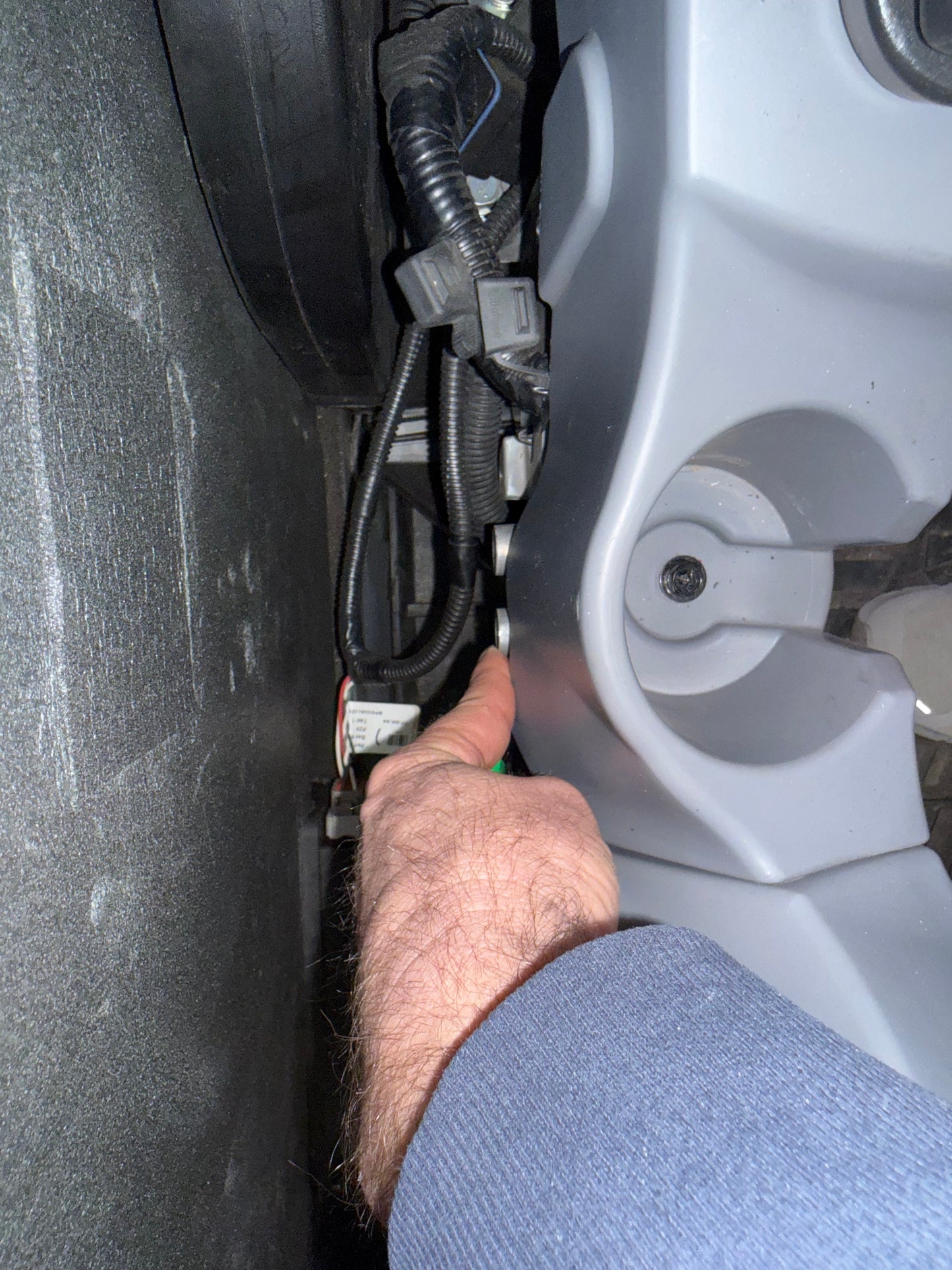 033 Phone Holder and Organizer