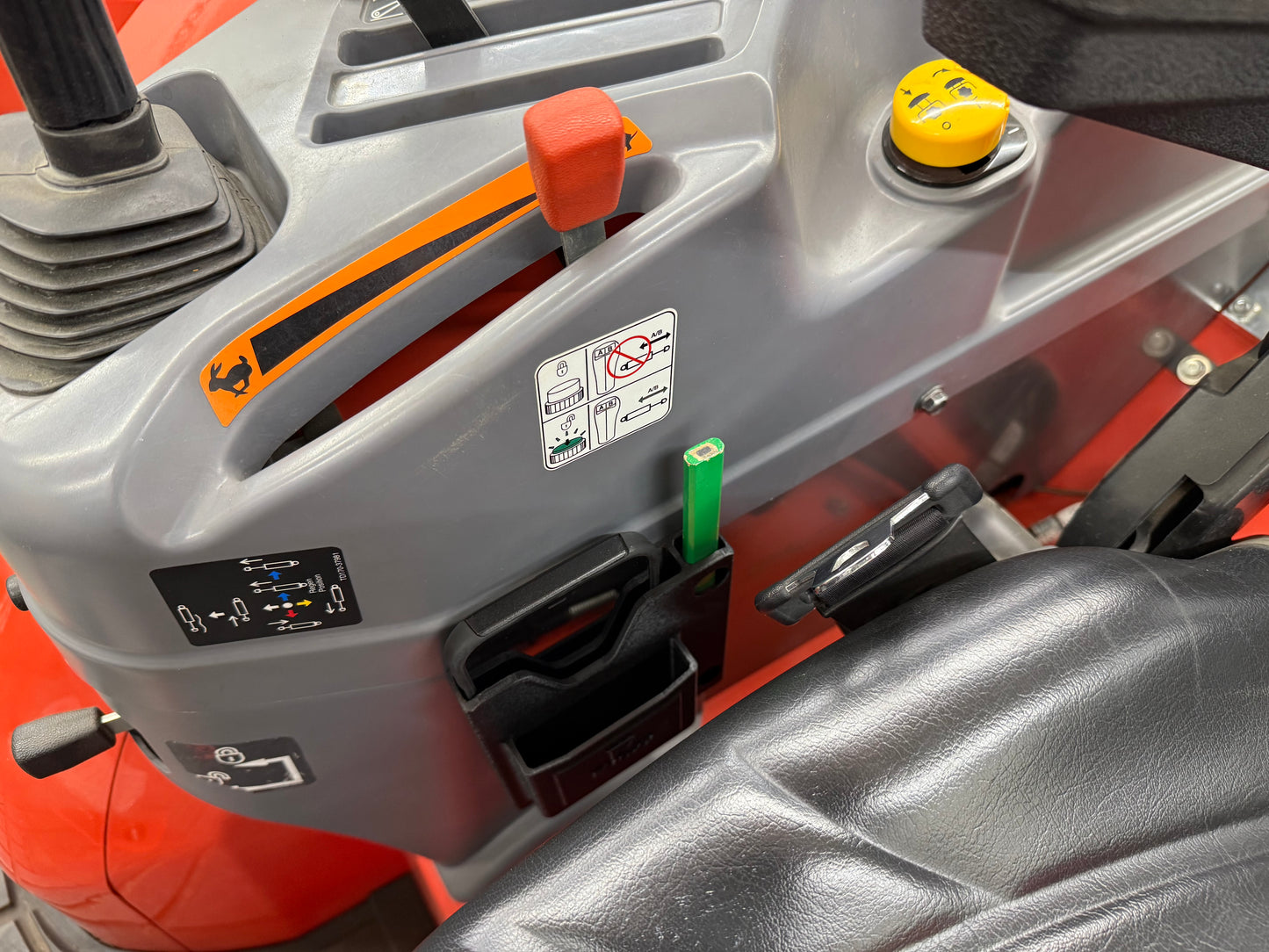 Kubota L4060 Phone Holder/Organizer